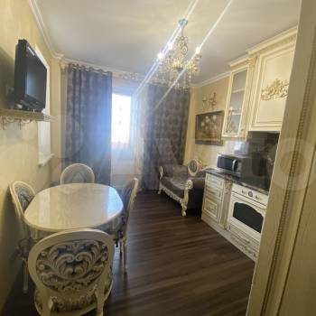 Сдается 1-комнатная квартира, 42 м²