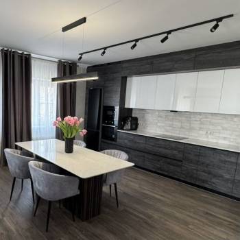 Продается Дом, 200 м²