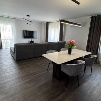 Продается Дом, 200 м²