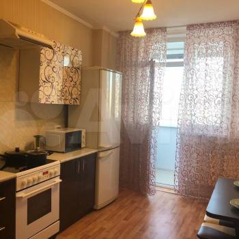 Сдается 1-комнатная квартира, 40 м²
