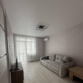 Сдается 1-комнатная квартира, 42 м²