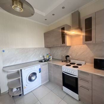 Сдается 1-комнатная квартира, 42 м²