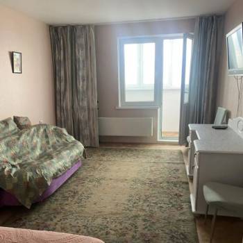 Сдается 1-комнатная квартира, 38 м²