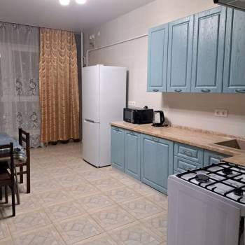 Сдается 2-х комнатная квартира, 65 м²