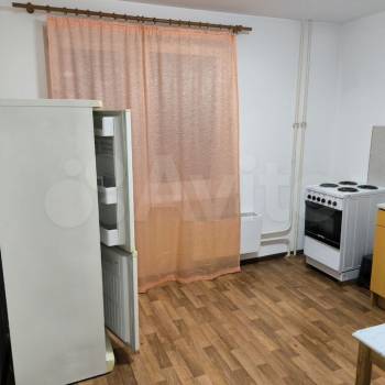 Сдается 1-комнатная квартира, 38 м²