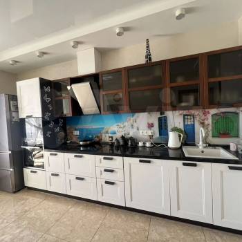 Продается 2-х комнатная квартира, 81 м²