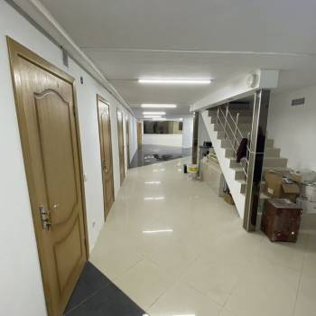 Продается Нежилое помещение, 182 м²