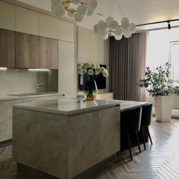 Продается 2-х комнатная квартира, 110 м²