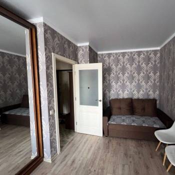 Продается 1-комнатная квартира, 38 м²