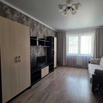Продается 1-комнатная квартира, 38 м²