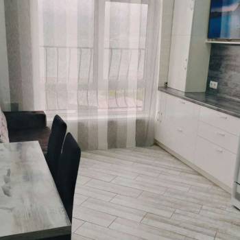 Продается 1-комнатная квартира, 41 м²