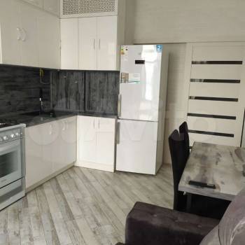 Продается 1-комнатная квартира, 41 м²