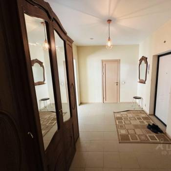 Сдается 1-комнатная квартира, 61,5 м²