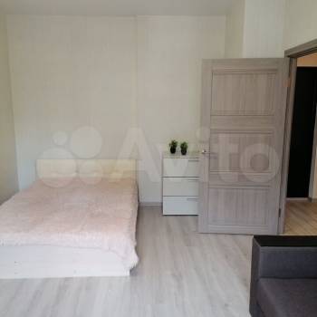 Продается 1-комнатная квартира, 35 м²