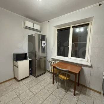 Продается 1-комнатная квартира, 37 м²