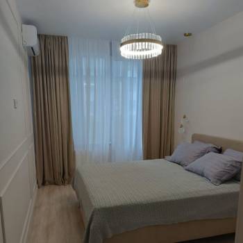 Продается 1-комнатная квартира, 42 м²