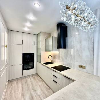 Продается 1-комнатная квартира, 42 м²