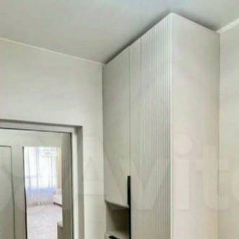 Продается 1-комнатная квартира, 42 м²