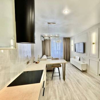 Продается 1-комнатная квартира, 42 м²