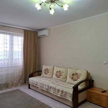 Сдается 1-комнатная квартира, 42 м²