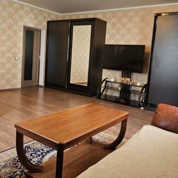 Продается 1-комнатная квартира, 54 м²
