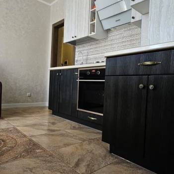 Продается 1-комнатная квартира, 54 м²