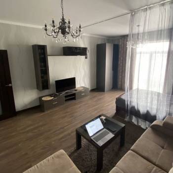 Сдается 2-х комнатная квартира, 78 м²
