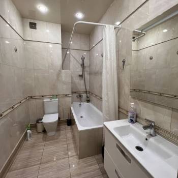 Сдается 2-х комнатная квартира, 78 м²
