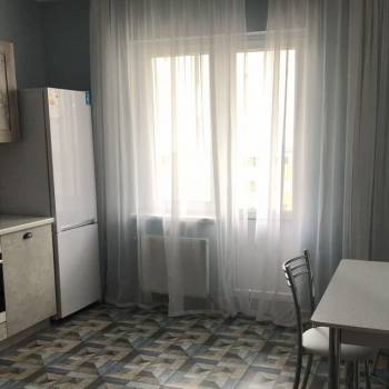 Сдается 1-комнатная квартира, 42 м²