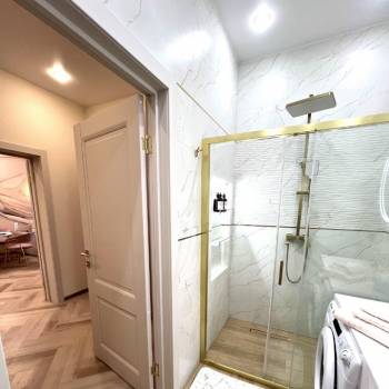Продается 1-комнатная квартира, 62 м²