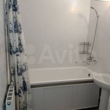 Сдается Многокомнатная квартира, 90 м²