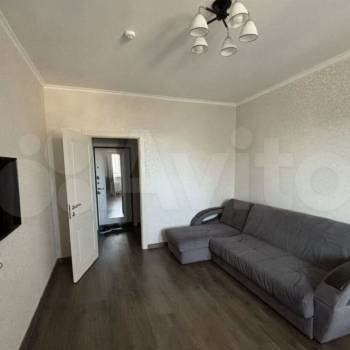 Продается 1-комнатная квартира, 40,6 м²