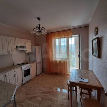 Сдается 1-комнатная квартира, 40 м²
