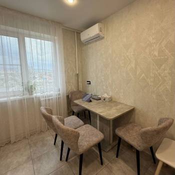 Продается Многокомнатная квартира, 82 м²