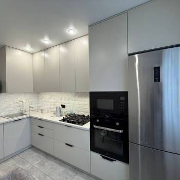 Продается Многокомнатная квартира, 82 м²
