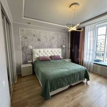 Сдается 2-х комнатная квартира, 105 м²