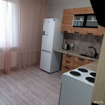 Продается 1-комнатная квартира, 39 м²