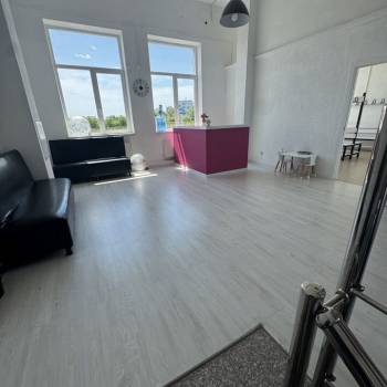 Сдается Нежилое помещение, 160 м²