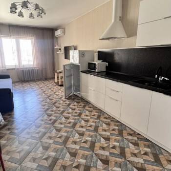 Сдается 2-х комнатная квартира, 75 м²