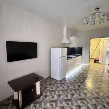Сдается 2-х комнатная квартира, 75 м²
