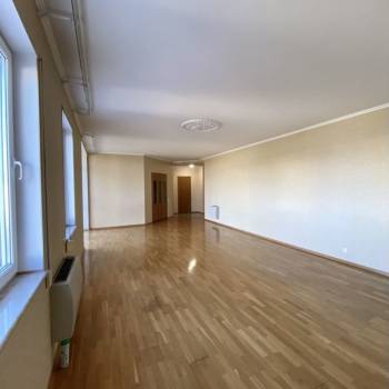 Продается 3-х комнатная квартира, 155 м²