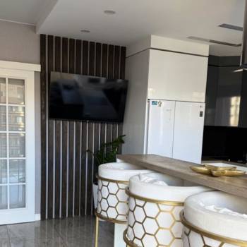 Продается Многокомнатная квартира, 140 м²