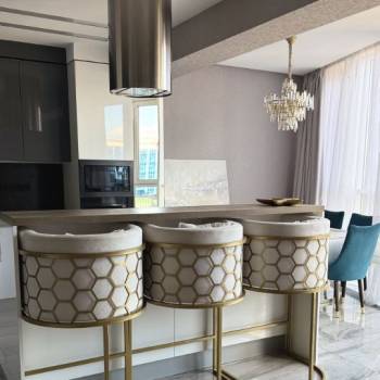 Продается Многокомнатная квартира, 140 м²