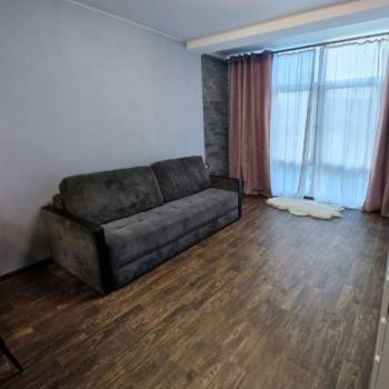Продается 1-комнатная квартира, 45 м²
