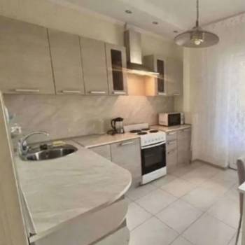 Сдается 1-комнатная квартира, 46 м²