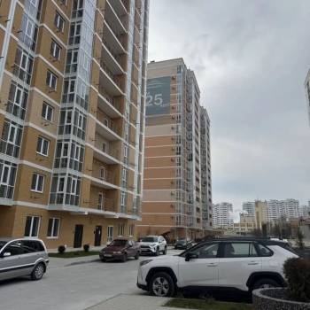 Продается 1-комнатная квартира, 52 м²