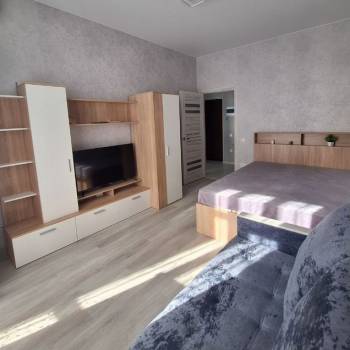 Сдается 1-комнатная квартира, 42 м²
