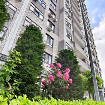 Продается 1-комнатная квартира, 42 м²