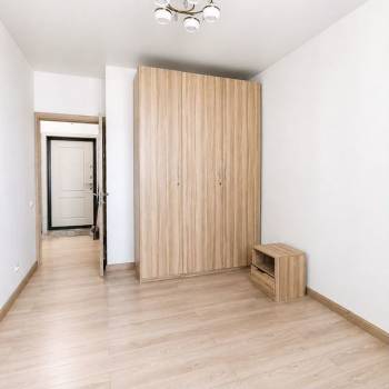 Продается 1-комнатная квартира, 42 м²