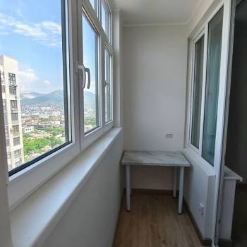 Продается 1-комнатная квартира, 42 м²